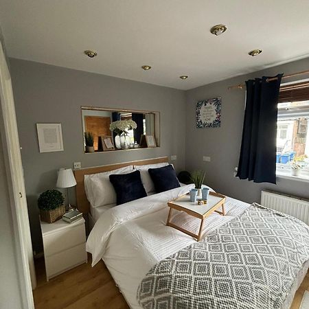 Amazing En-Suite Apartment In Finchley Central Londres Exterior foto