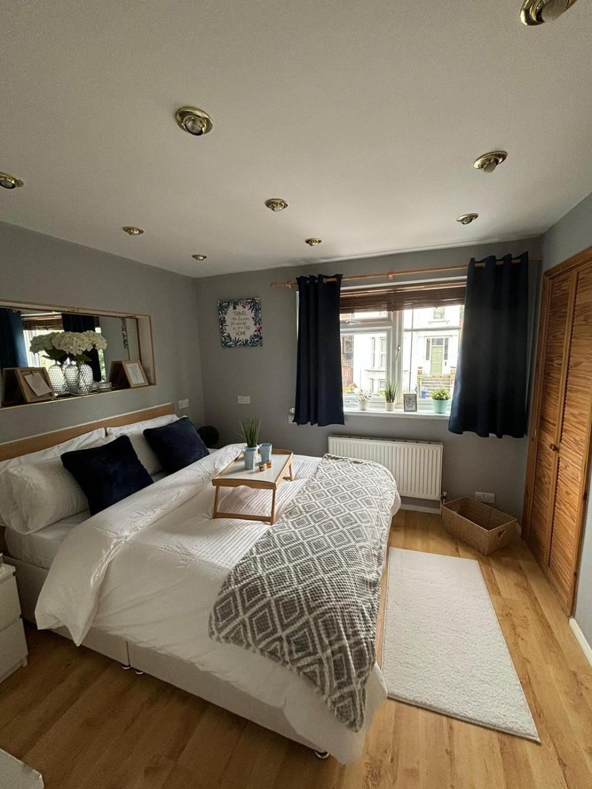 Amazing En-Suite Apartment In Finchley Central Londres Exterior foto