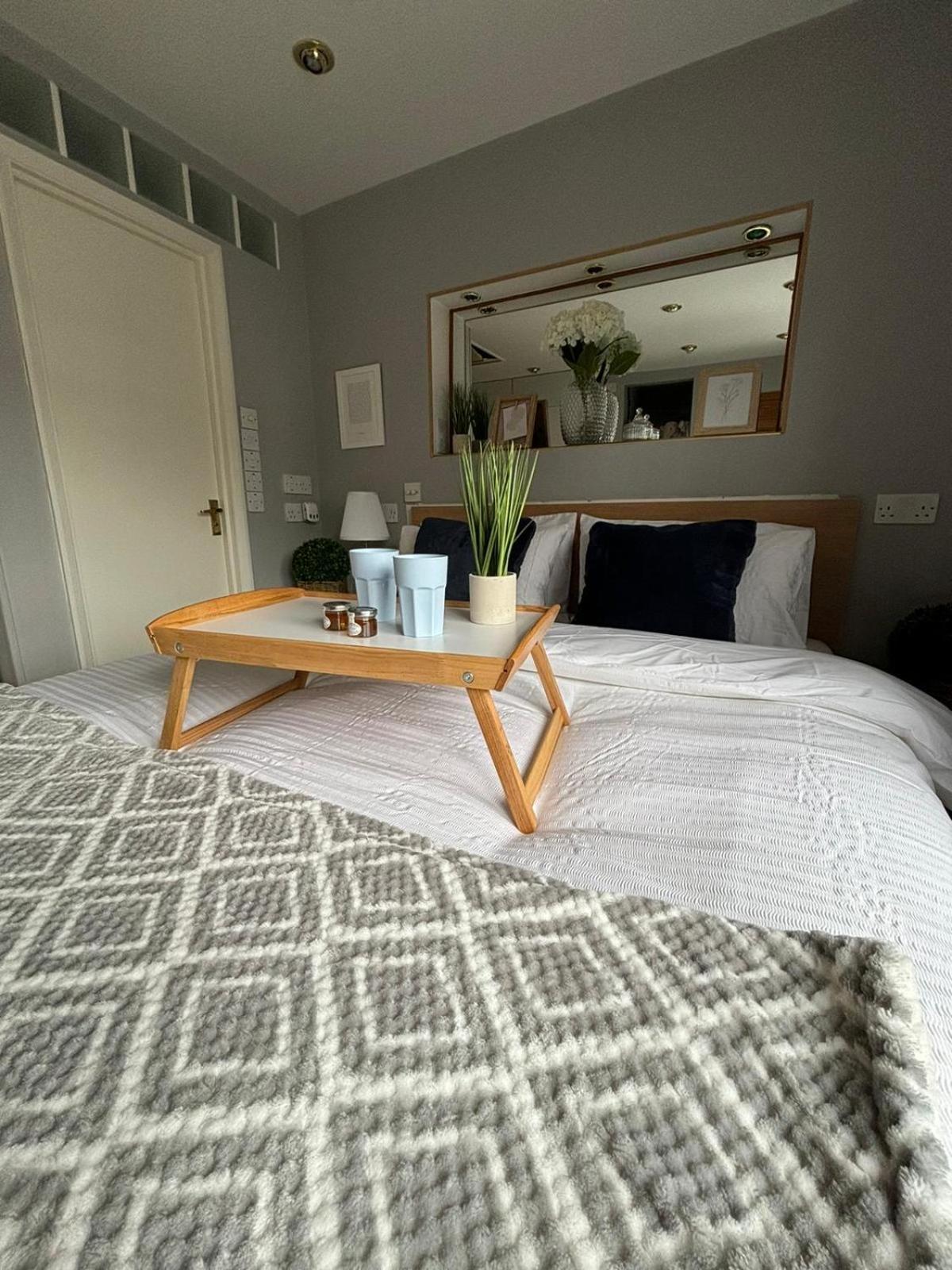 Amazing En-Suite Apartment In Finchley Central Londres Exterior foto