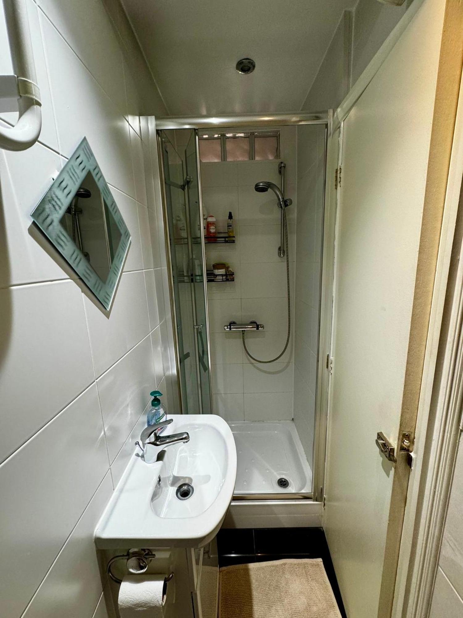 Amazing En-Suite Apartment In Finchley Central Londres Exterior foto