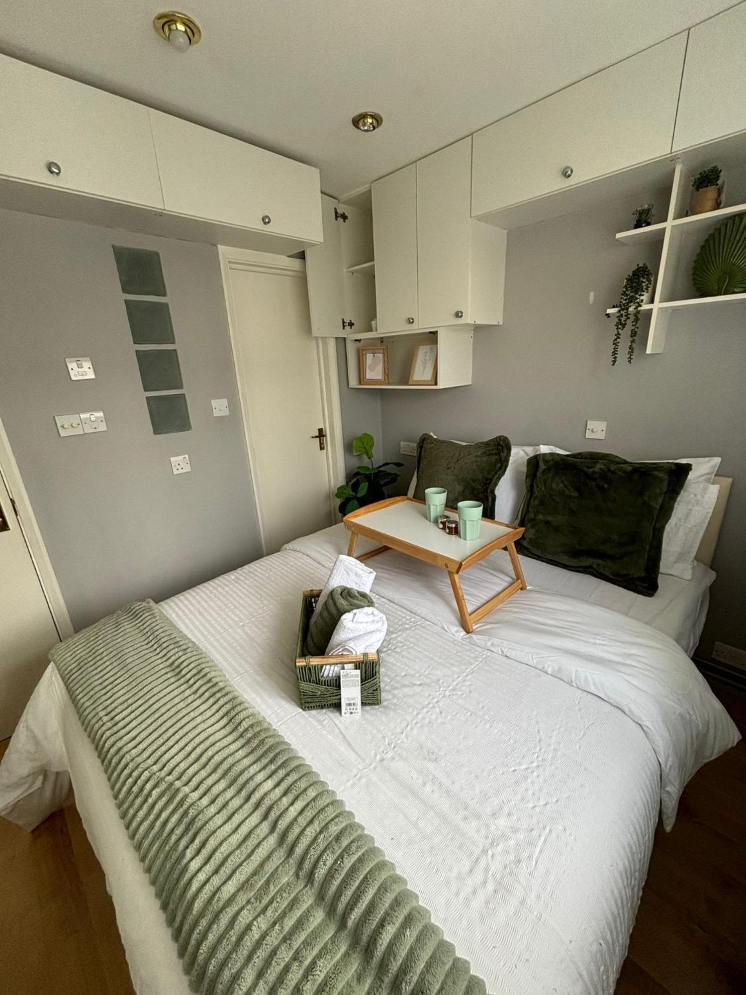 Amazing En-Suite Apartment In Finchley Central Londres Exterior foto