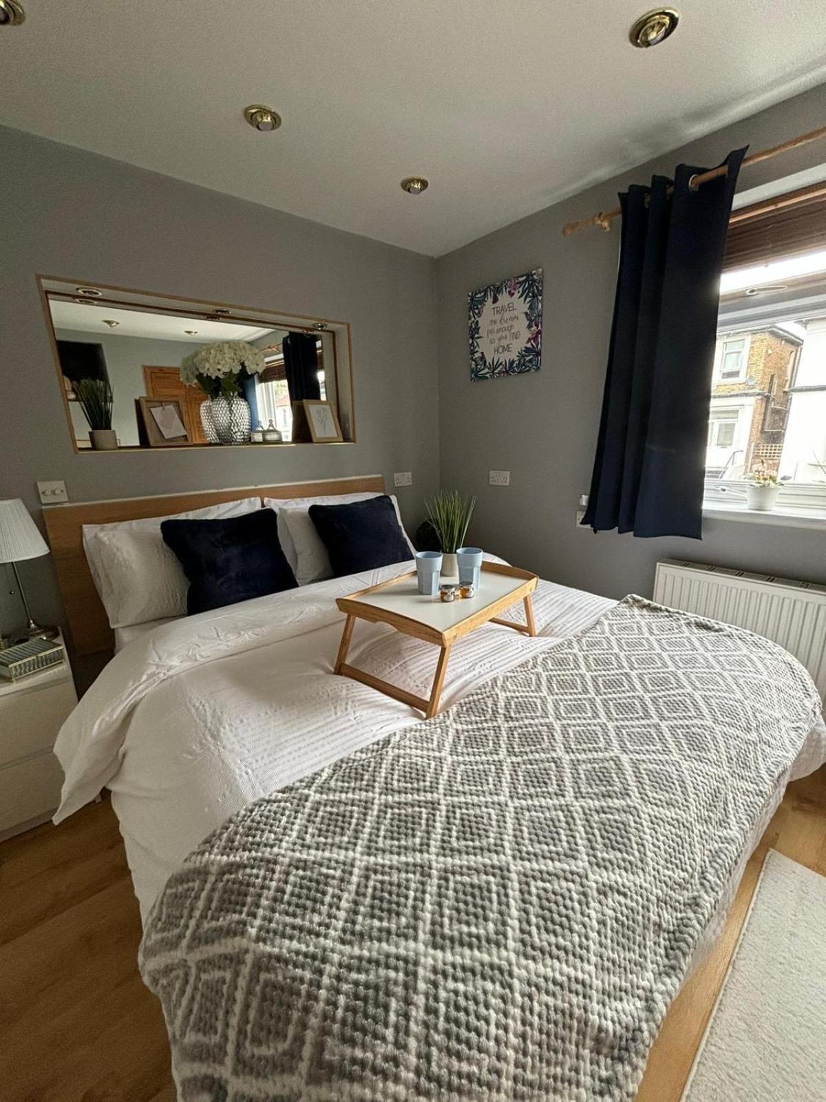 Amazing En-Suite Apartment In Finchley Central Londres Exterior foto